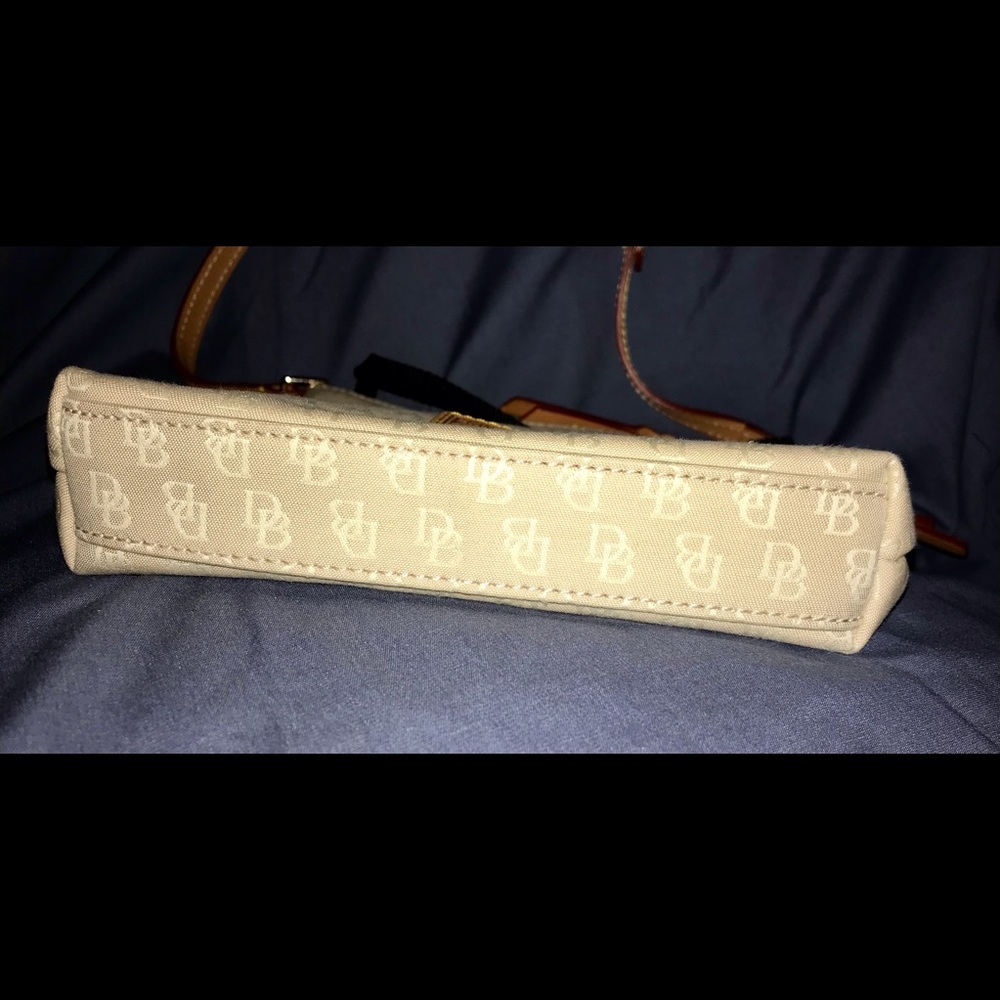 Dooney Bourke small bag - Picture 5 of 5